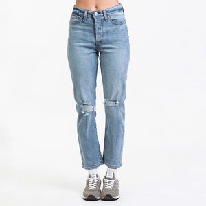 Levi's‎ | Wedgie Straight Distressed Light Wash Jeans Size 24